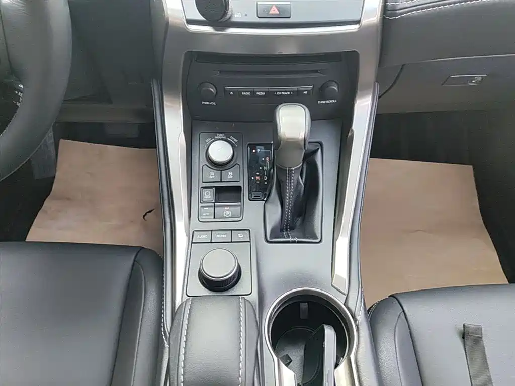 Lexus NX 2015 200t AWD F Sport фото 14