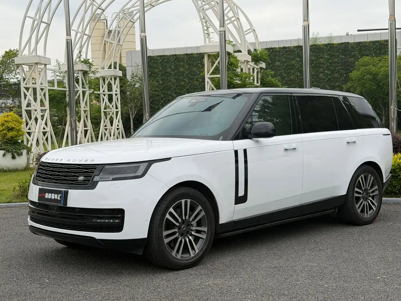 Land Rover Range Rover 2023 3.0 L6 400PS Genesis Extended Version