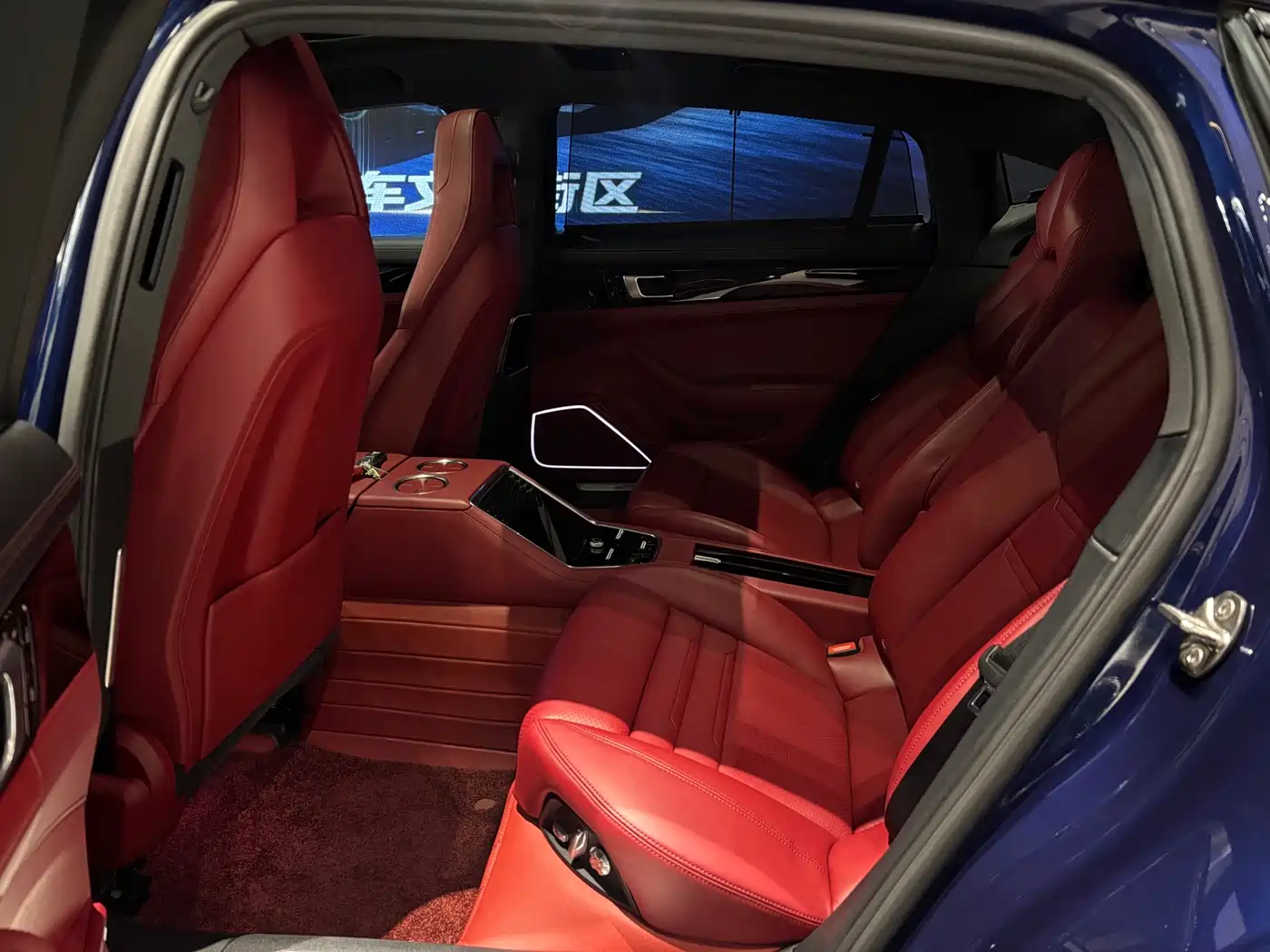 Porsche Panamera 2019 Panamera Executive Long Wheelbase 2.9T фото 17