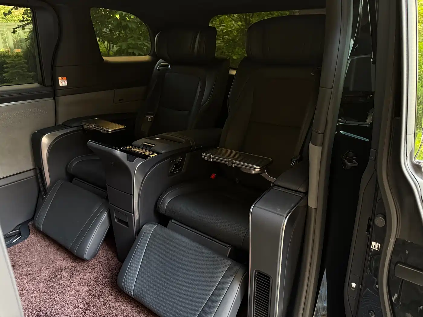 Lexus LM 2025 Model 500h Four-Seater Imperial Edition фото 11