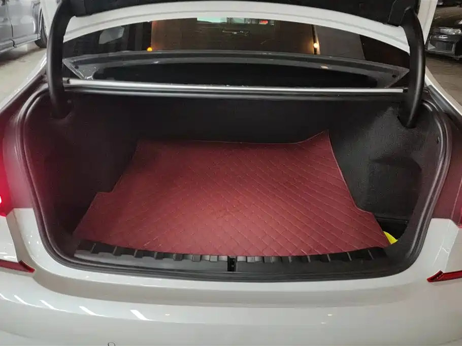 BMW 3 Series 2022 325Li M Sport Package фото 4
