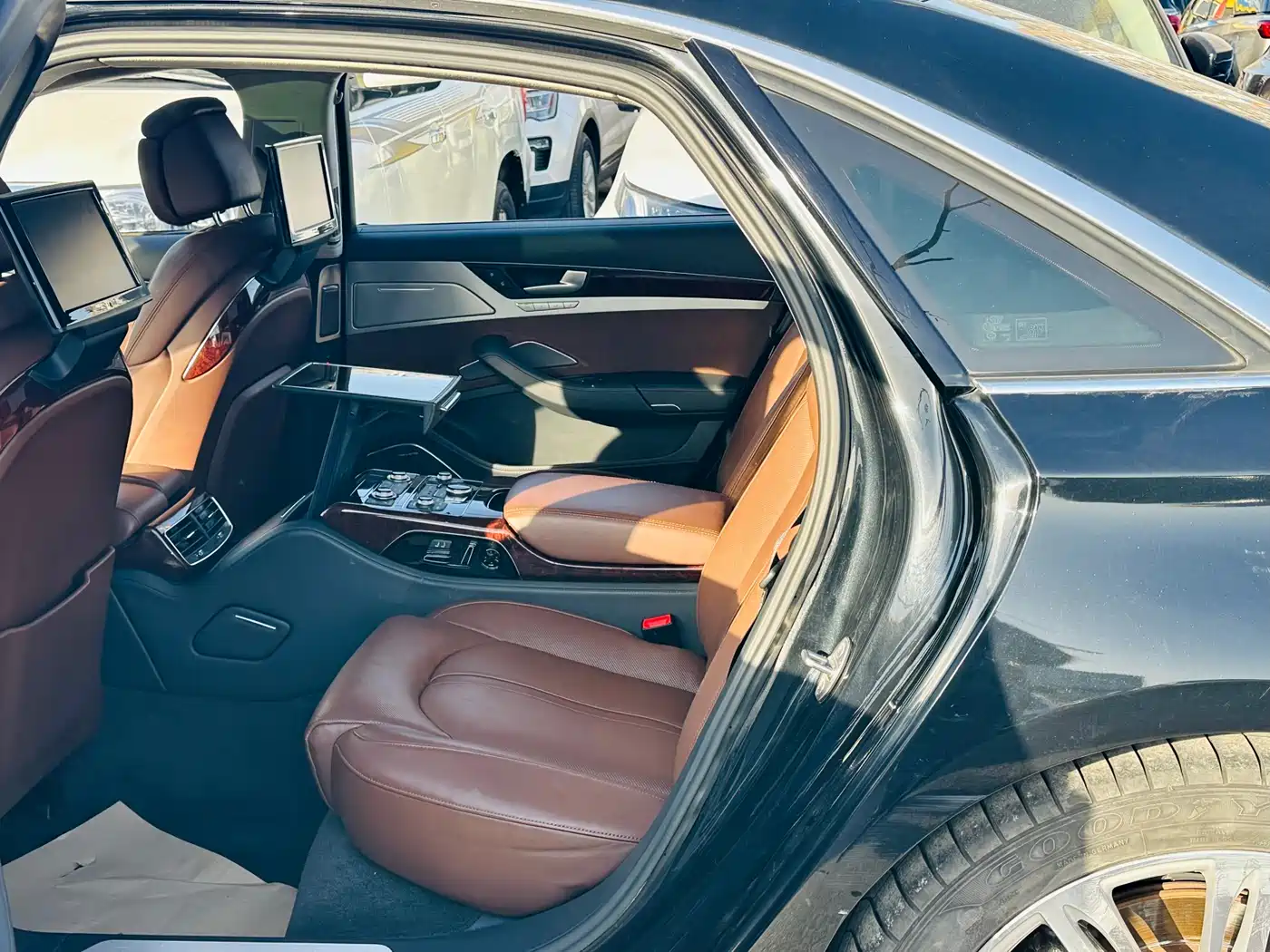 Audi A8 2013 A8L 6.3 FSI W12 quattro Flagship фото 13