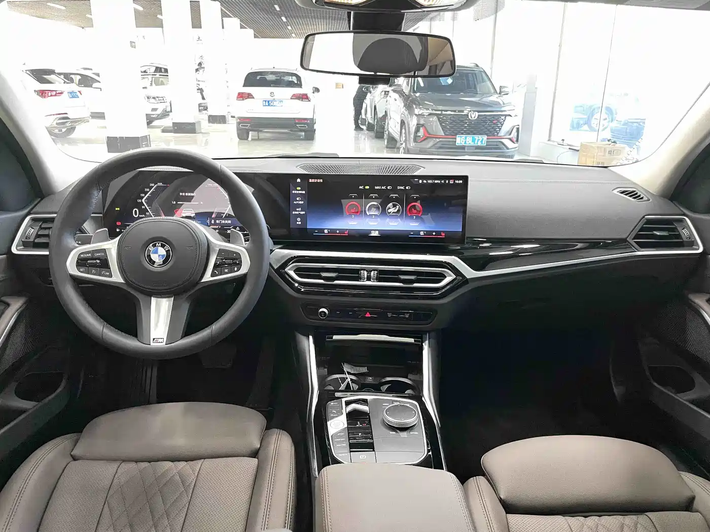 BMW 3 Series 2023 320Li M Sport Package фото 9