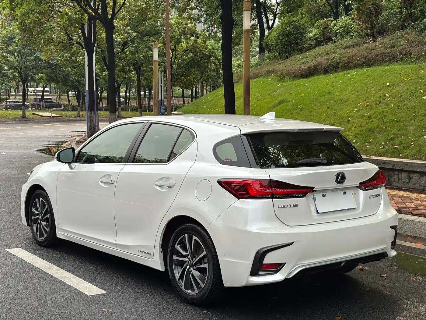 Lexus CT 2017 CT200h Comfort (Single Color, China V) фото 31