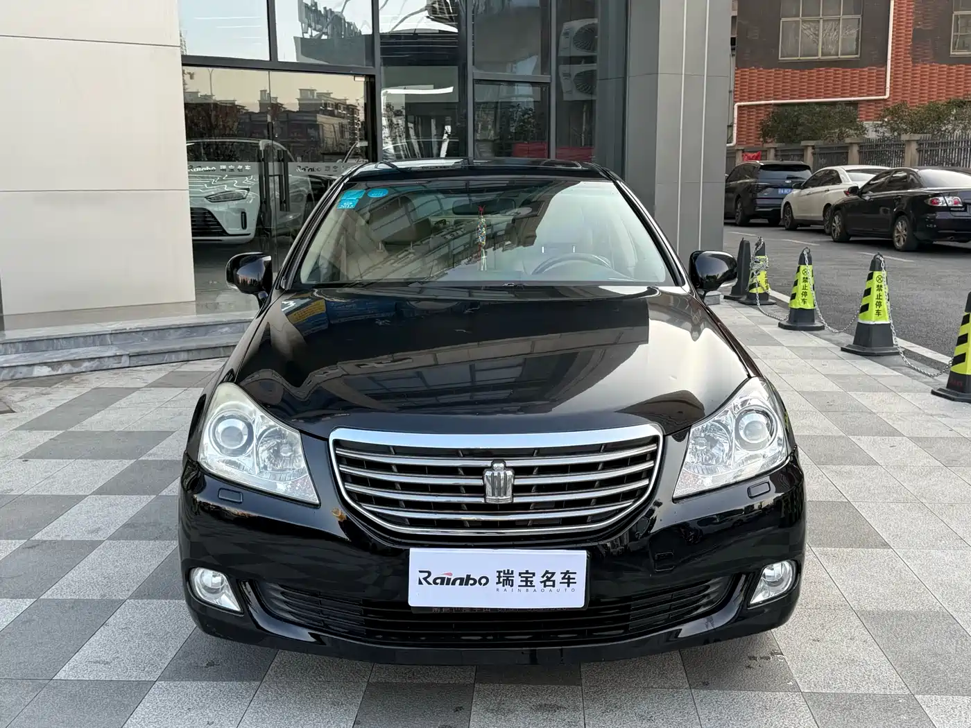 Toyota Crown 2011 2.5L Royal Leather Sunroof Special Edition фото 2