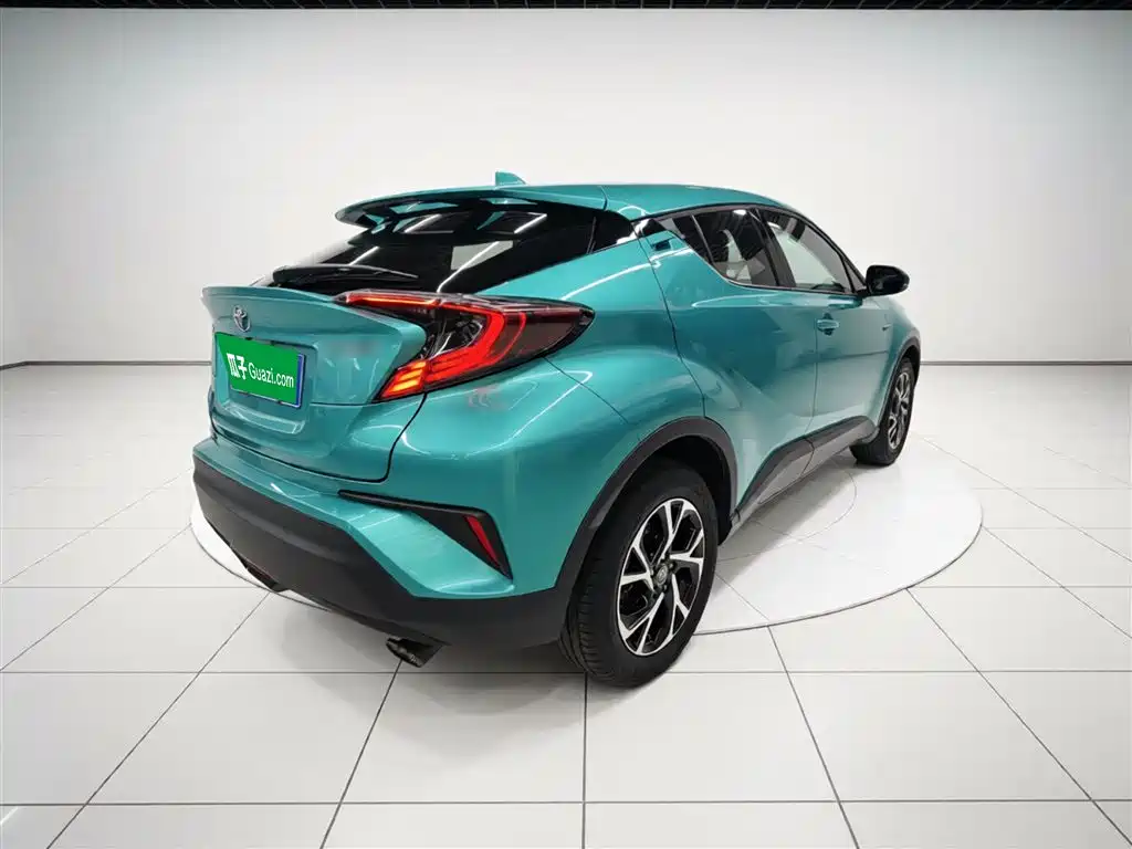 Toyota C-HR 2020 Model 2.0L Luxury фото 5