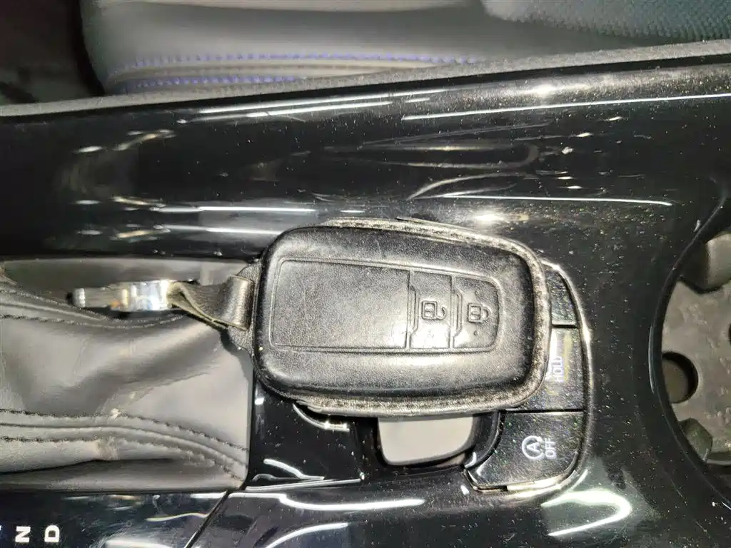 Toyota C-HR 2020 Model 2.0L Luxury фото 17