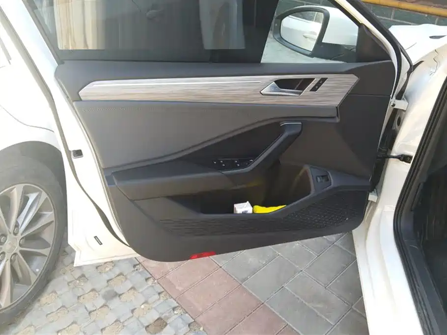 Volkswagen Sagitar 2024 300TSI DSG Surpass Edition фото 7