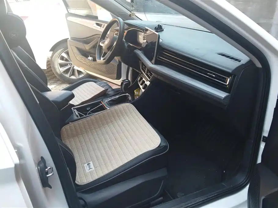 Volkswagen Sagitar 2024 300TSI DSG Surpass Edition фото 8