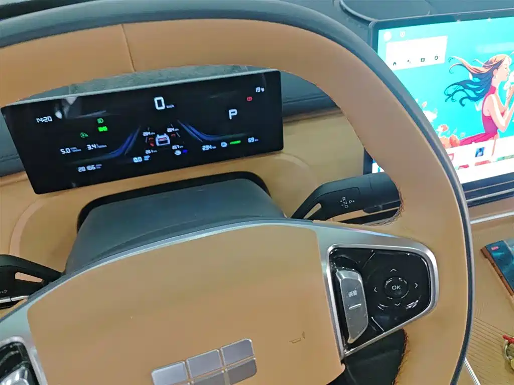 Geely Galaxy Galaxy Starship 7 EM-i 2025 Model 120km Voyage+ Edition фото 10