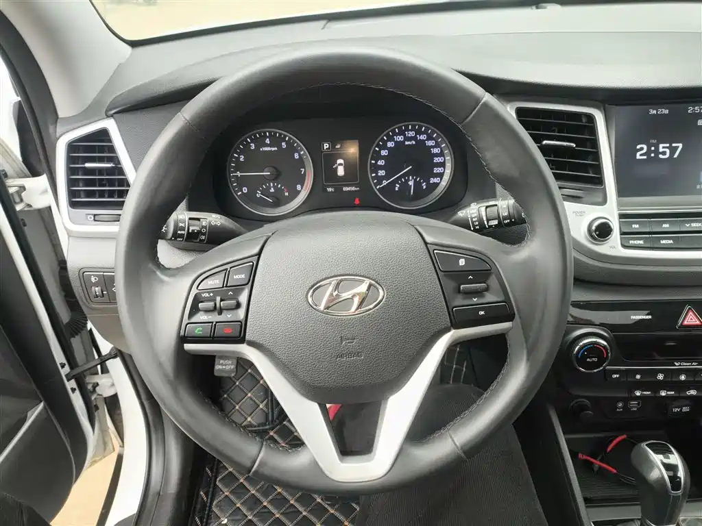 Hyundai Tucson 2015 1.6T Dual Clutch 2WD Smart фото 7