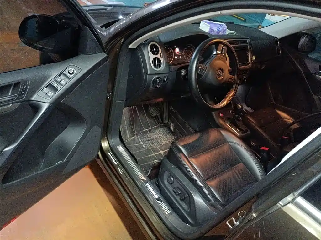 Volkswagen Tiguan 2015 2.0TSI Automatic 4WD Luxury фото 14