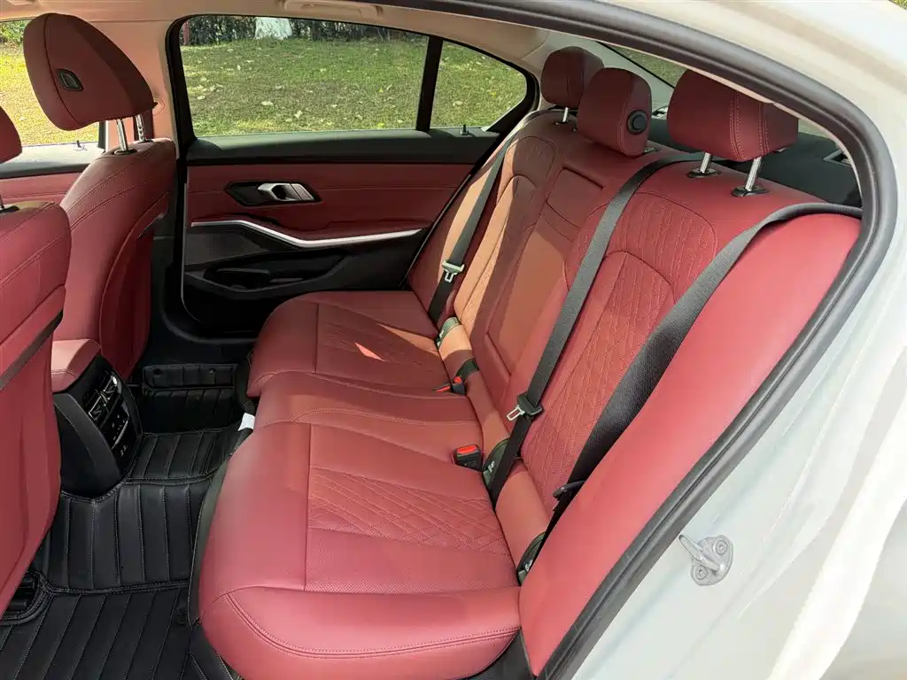 BMW 3 Series 2025 325Li M Sport Package фото 10