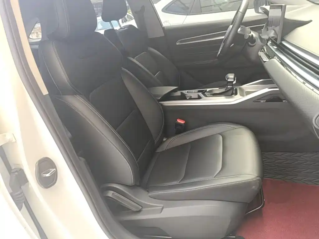 Фото 25 - Geely Emgrand