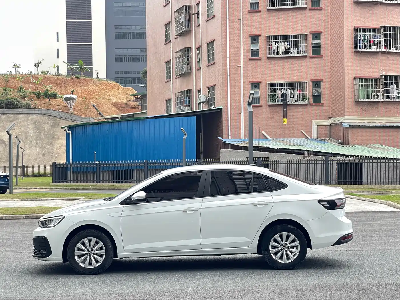 Volkswagen Lavida 2023 New Sharp 1.5L Auto Aspiration Edition фото 12