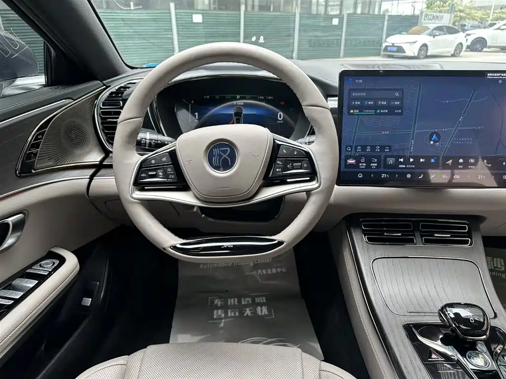 BYD Han 2024 Model DM-i Glory Edition 121KM Premium Type фото 9