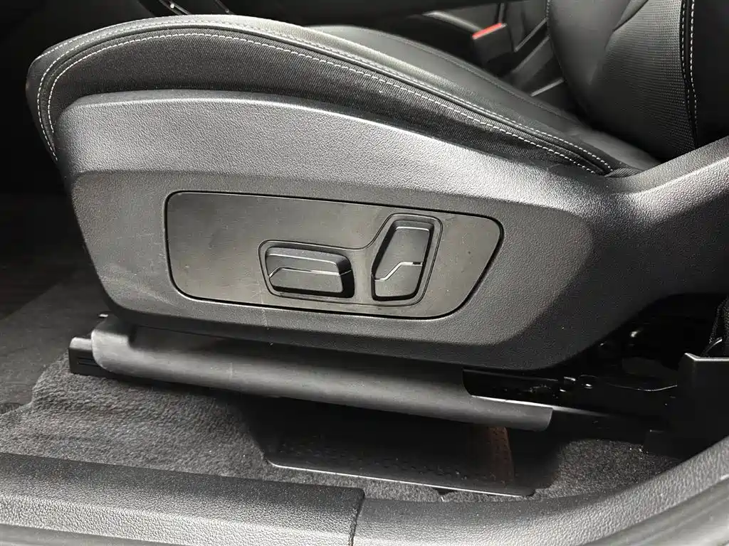 BMW X1 2023 sDrive20Li X Design Package фото 18
