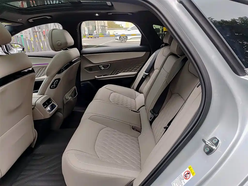 BYD Han 2024 DM-i Glory Edition 121KM Honor фото 8