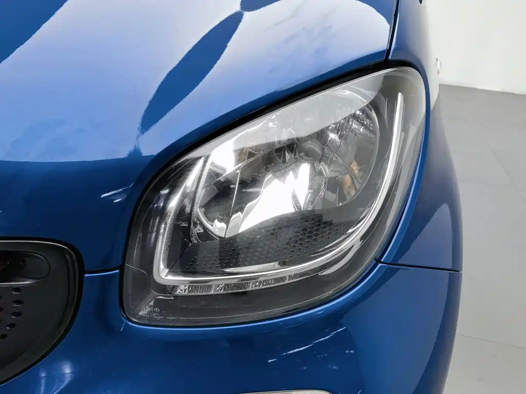smart forfour 2019 2018 1.0L 52kW Passion Edition