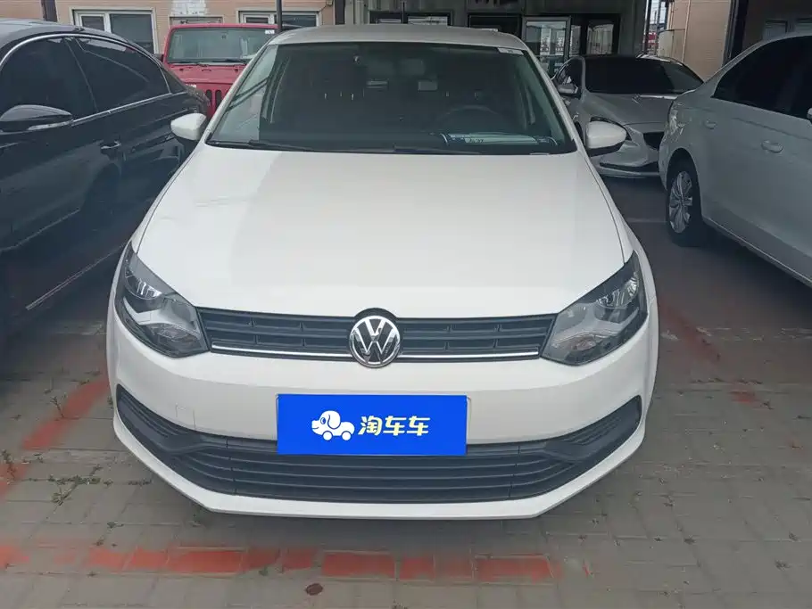 Volkswagen Polo 2016 1.4L Automatic Trend фото 2