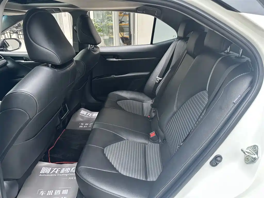 Toyota Camry 2022 2.0S Knight Edition фото 12