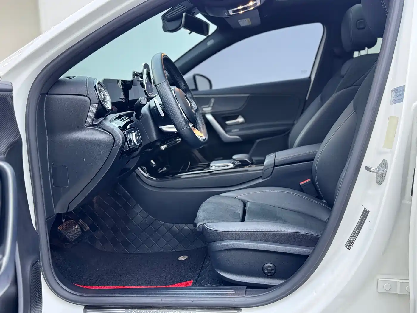 Mercedes-Benz A-Class 2020 A 200 L Sport Sedan фото 4