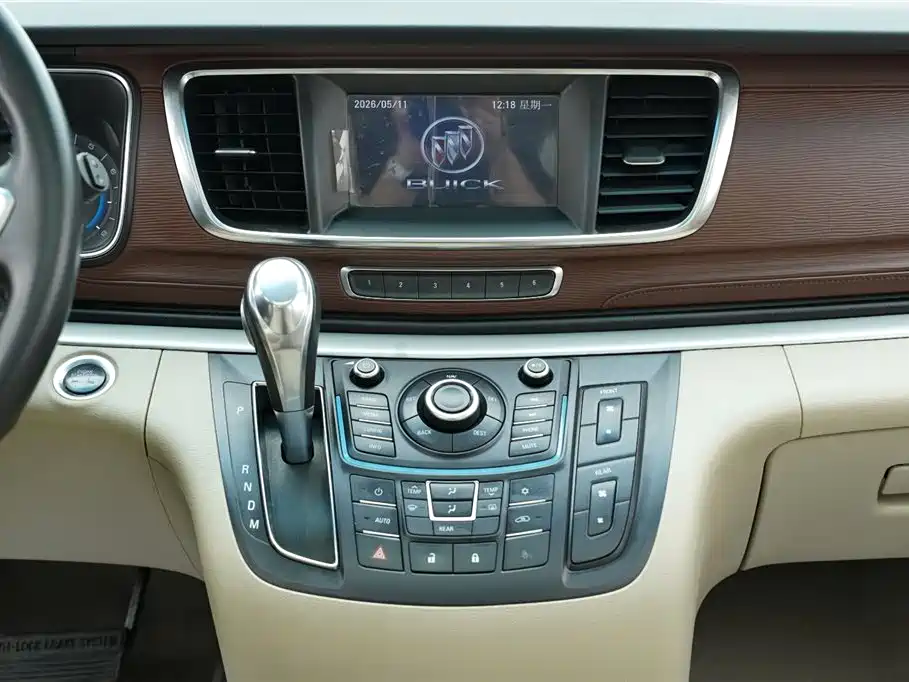 Buick GL8 2014 2.4L LT Luxury Business Executive фото 16