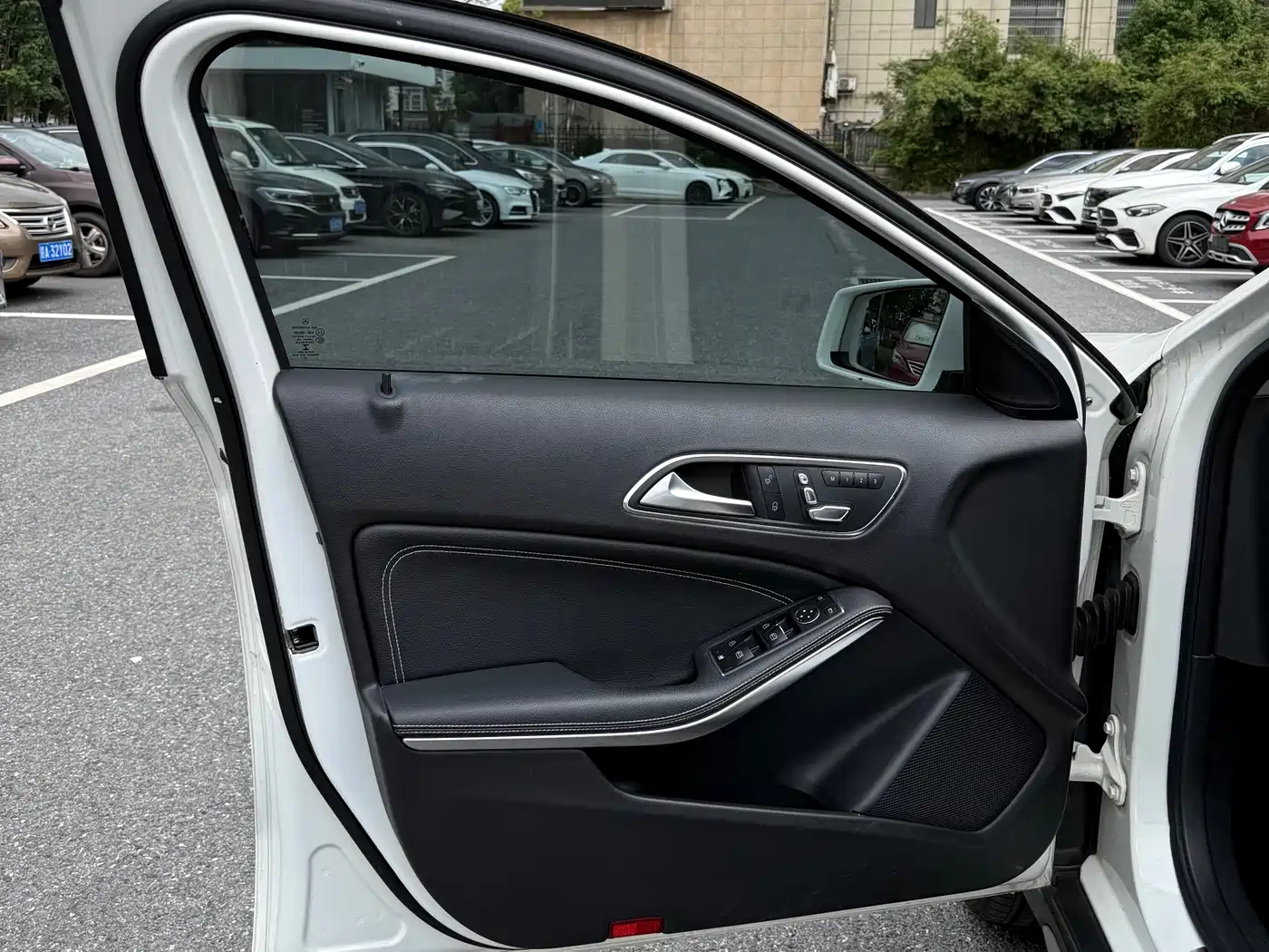 Mercedes-Benz GLA 2018 GLA 200 Dynamic фото 6