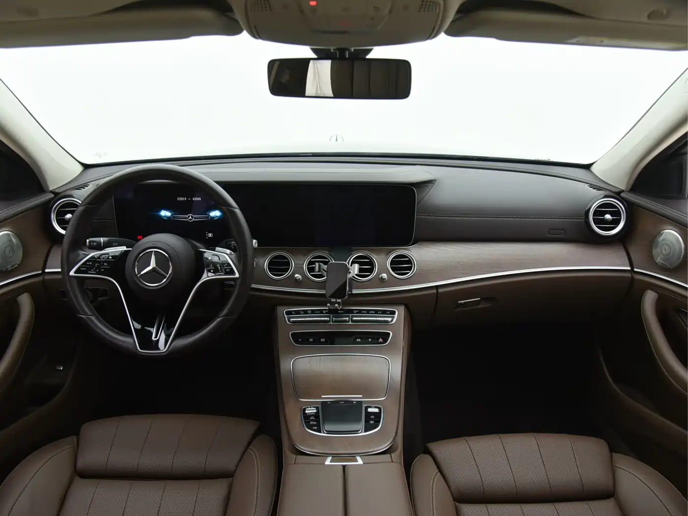 Mercedes-Benz E-Class 2022 Second Facelift E 300 L Luxury фото 7
