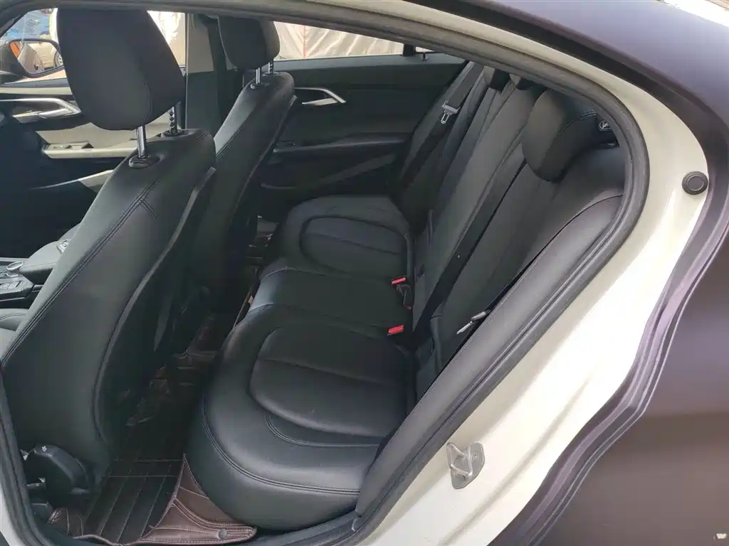 BMW 1 Series 2019 118i Fashion Edition фото 10