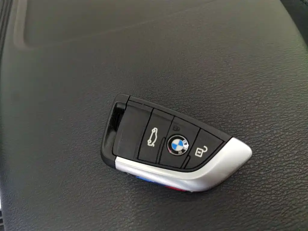 BMW X2 2021 Facelift sDrive25i Shadow Night Edition фото 9