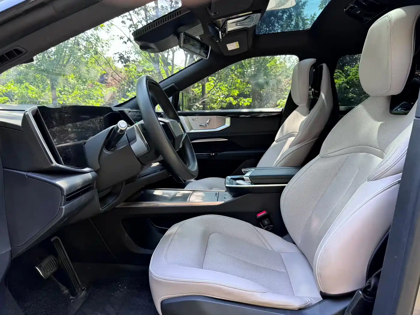HiPhi Y 2023 2023 810km Long Range Edition