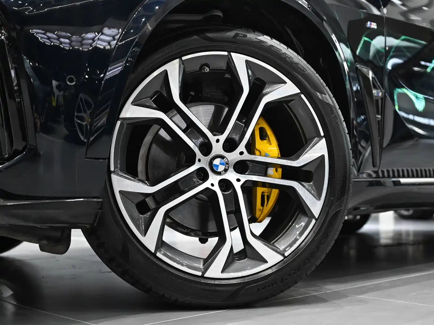 BMW X5 2022 Model xDrive 40Li M Sport Package фото 21