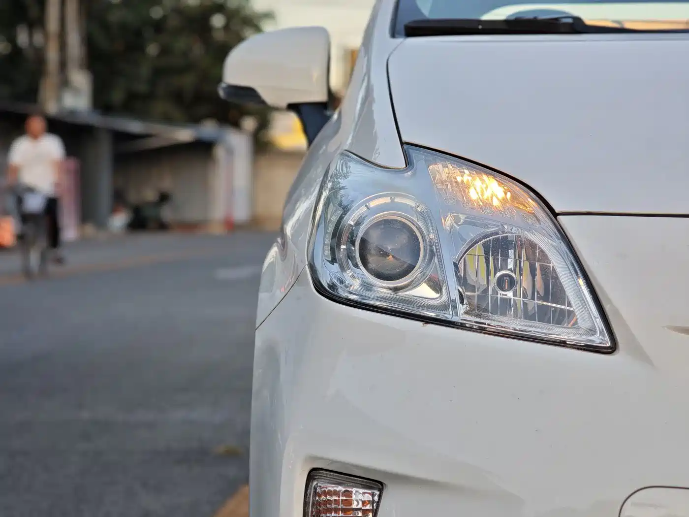 Toyota Prius 2013 2012 1.8L Luxury