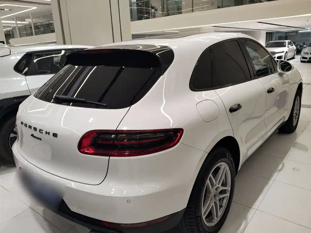 Porsche Macan 2017 Macan 2.0T фото 23
