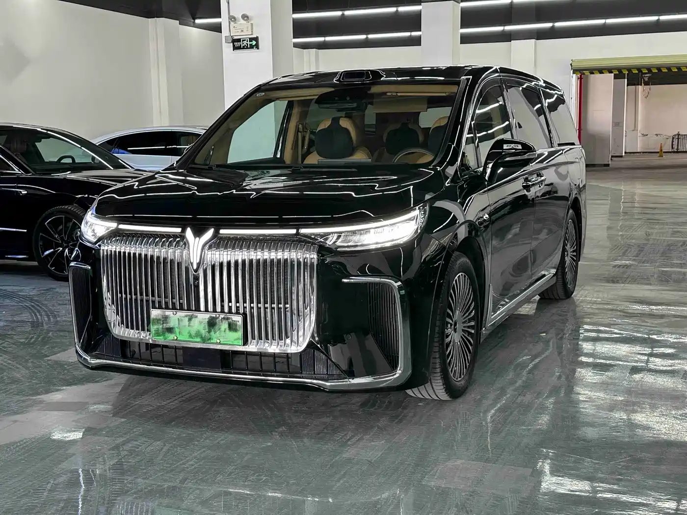 Voyah Auto Voyah Dreamer 2025 Model PHEV 4WD Premium QianKun Edition