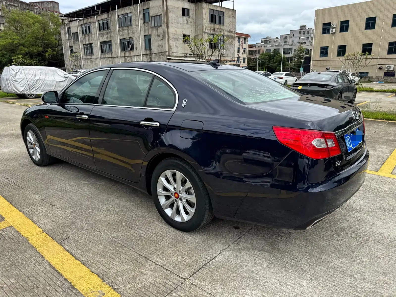 Фото 4 - Hongqi H7