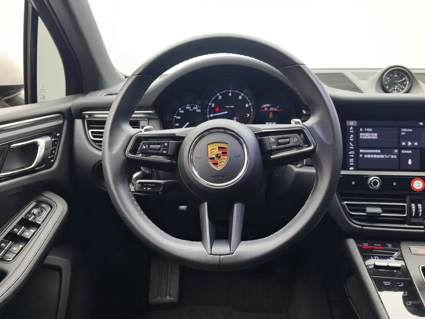 Porsche Macan 2024 Macan 2.0T фото 13