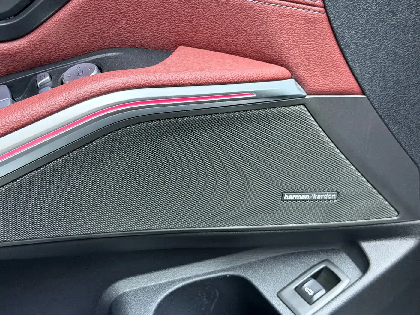 BMW 3 Series 2024 325Li M Sport Shadowline Package фото 4