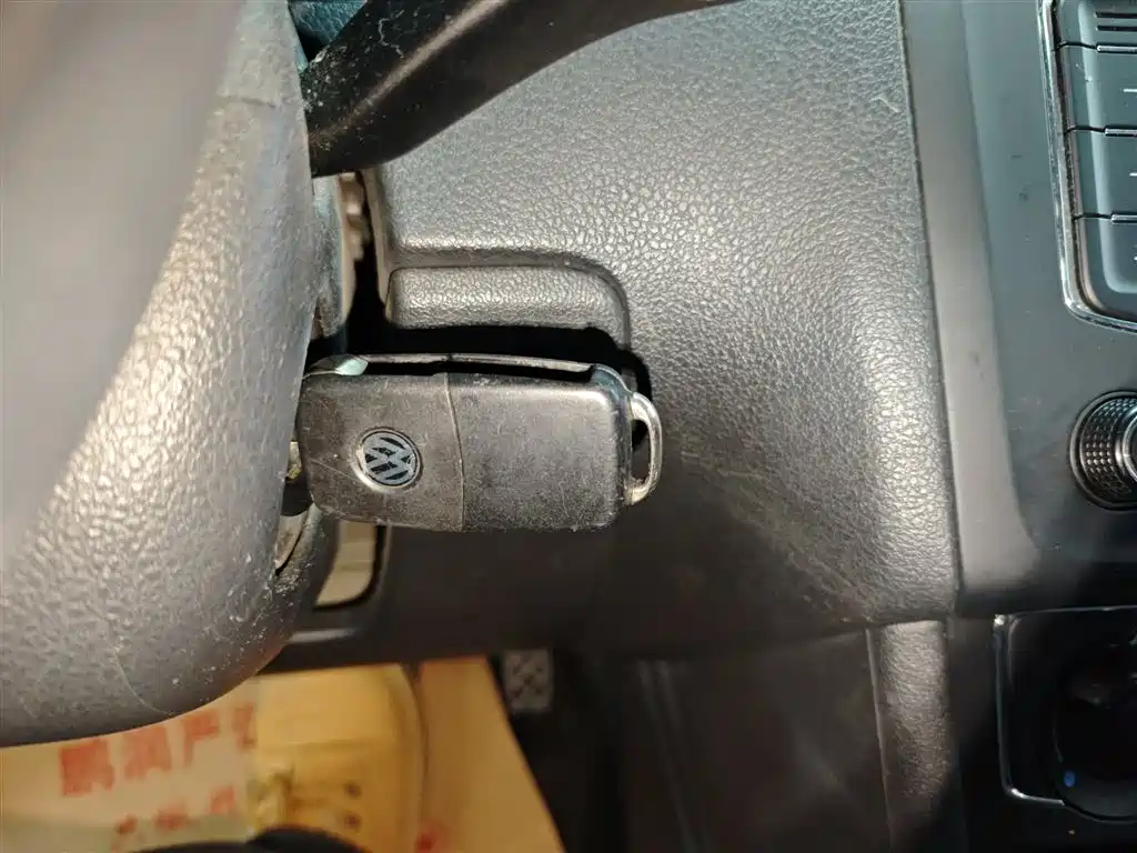 Volkswagen Polo 2014 1.6L Automatic Comfort Edition фото 11