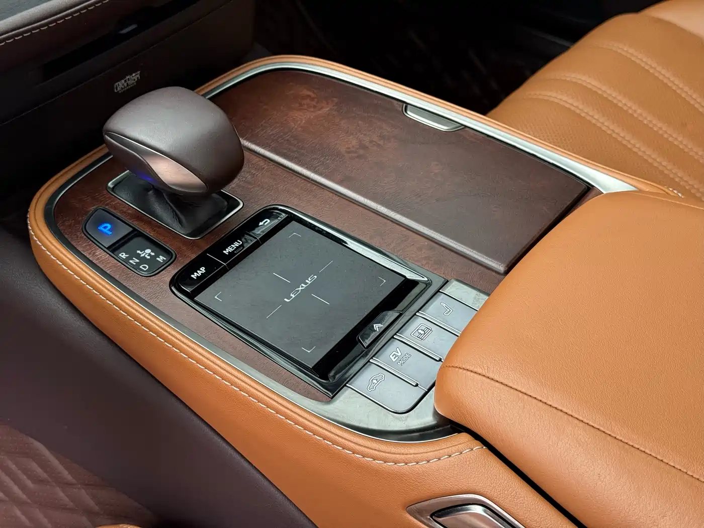 Lexus LS 2018 500h Executive Edition China V фото 19