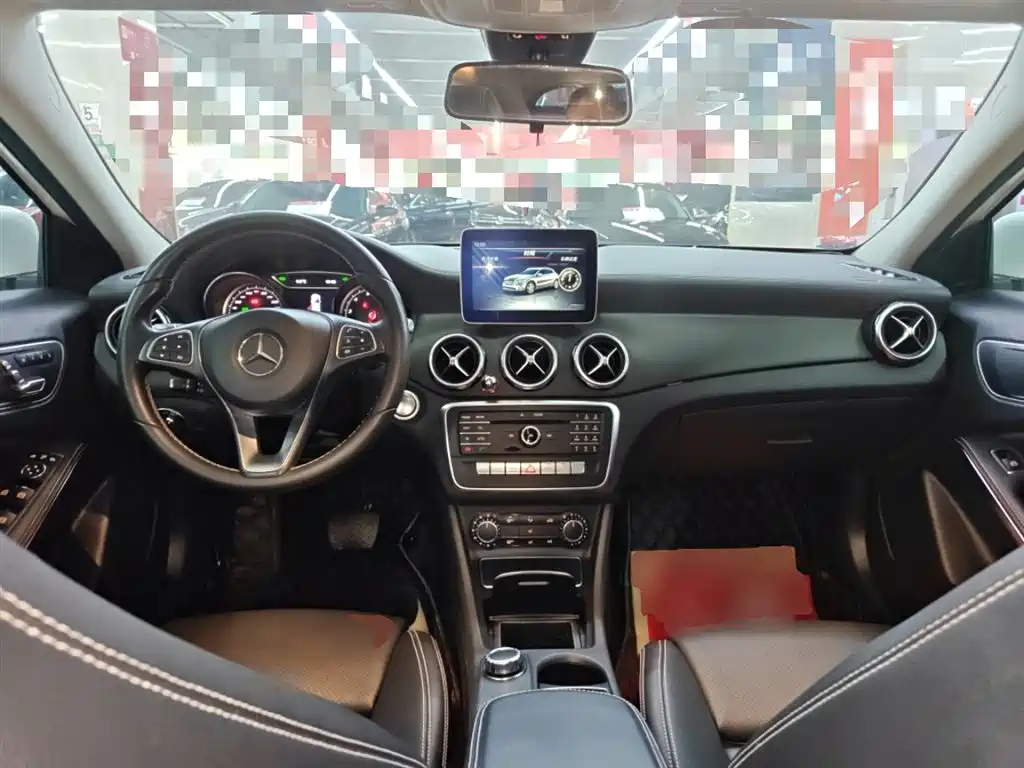 Mercedes-Benz GLA 2017 GLA 200 Fashion фото 12