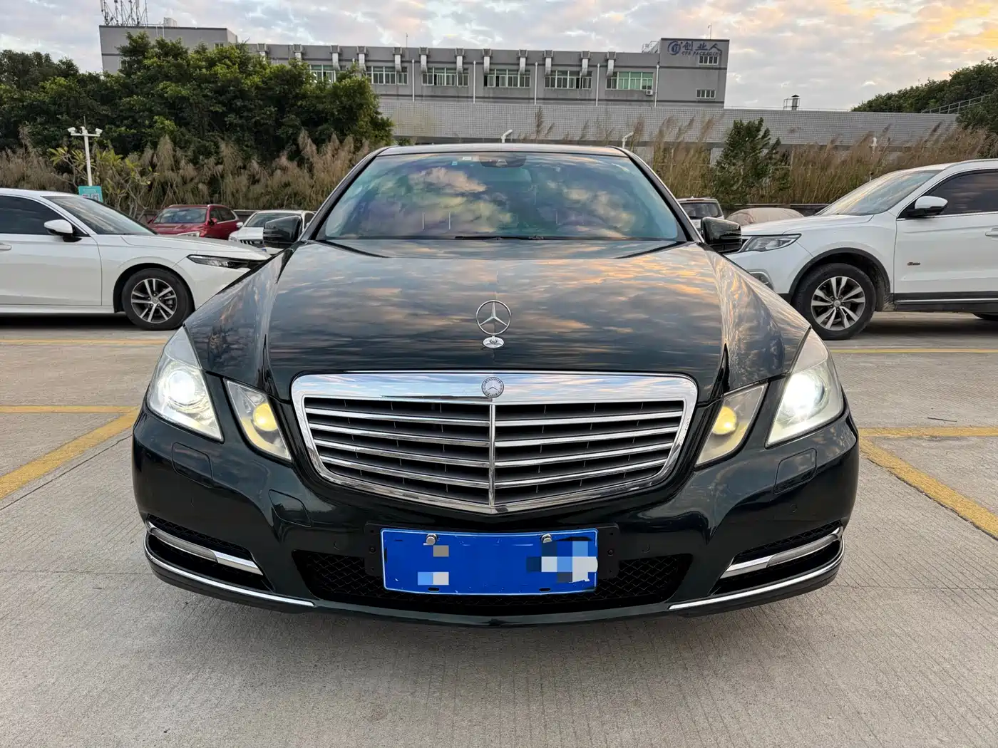 Mercedes-Benz E-Class 2012 E 300 L Fashion Luxury фото 2