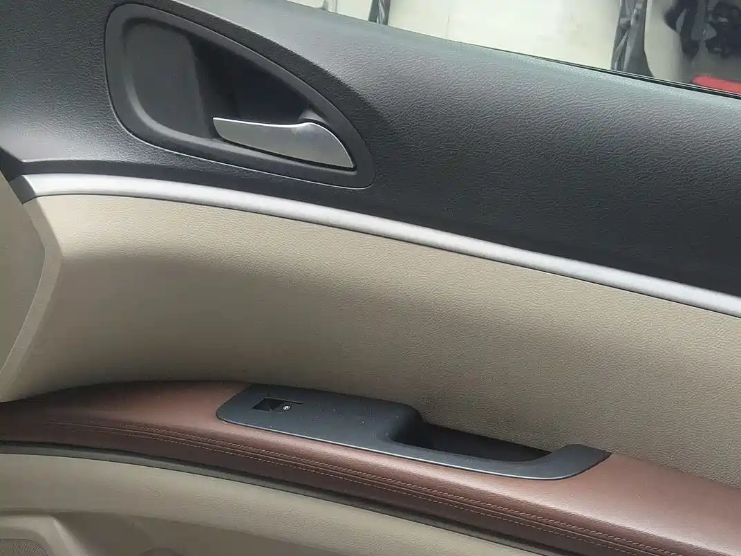 Buick GL8 2014 2.4L CT Luxury Business Comfort фото 8