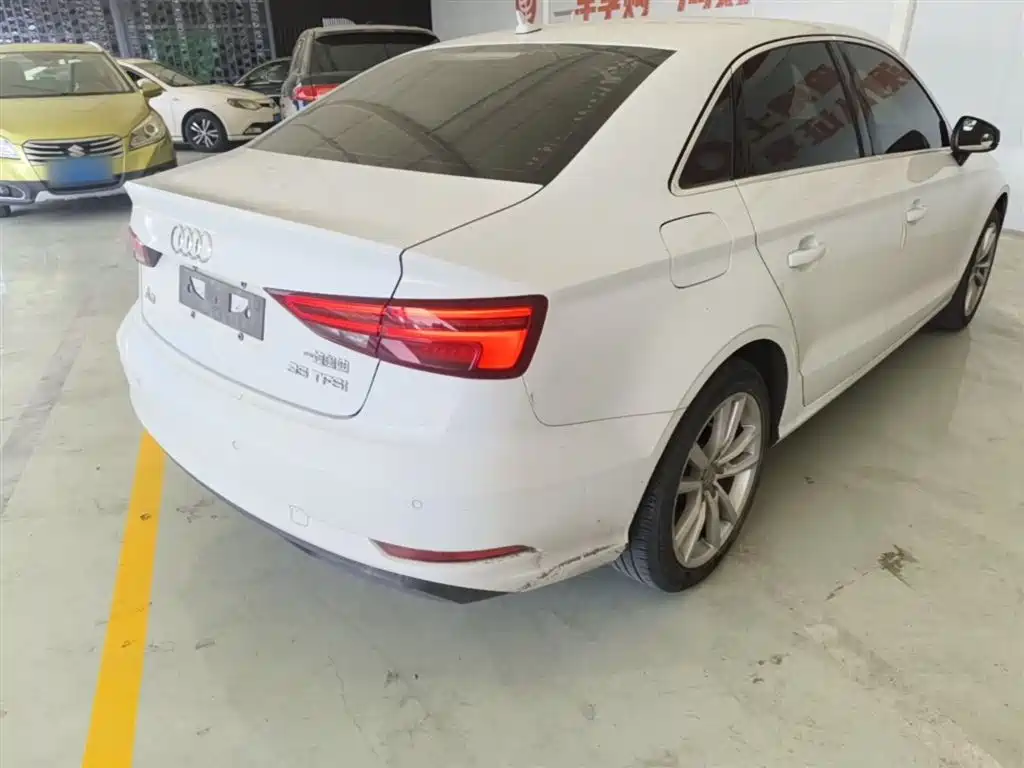 Audi A3 2018 30th Anniversary Limousine 35 TFSI Progressive фото 7