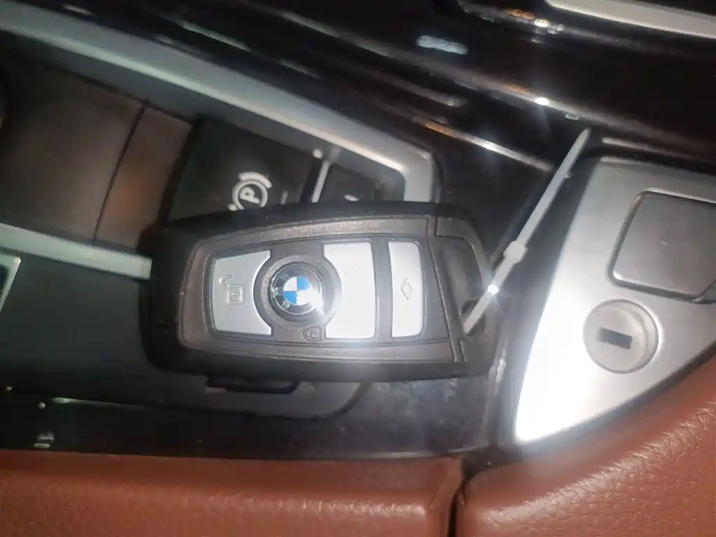 BMW 5 Series 2017 520Li Classic Edition фото 9