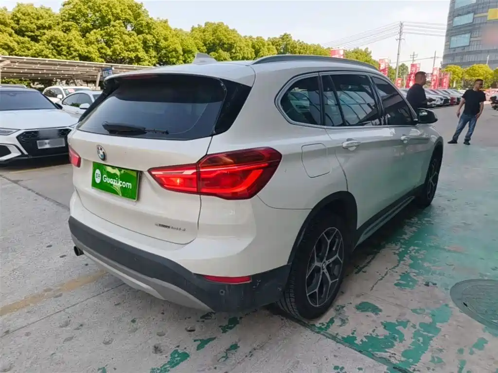 BMW X1 2019 sDrive18Li Premium Model фото 7
