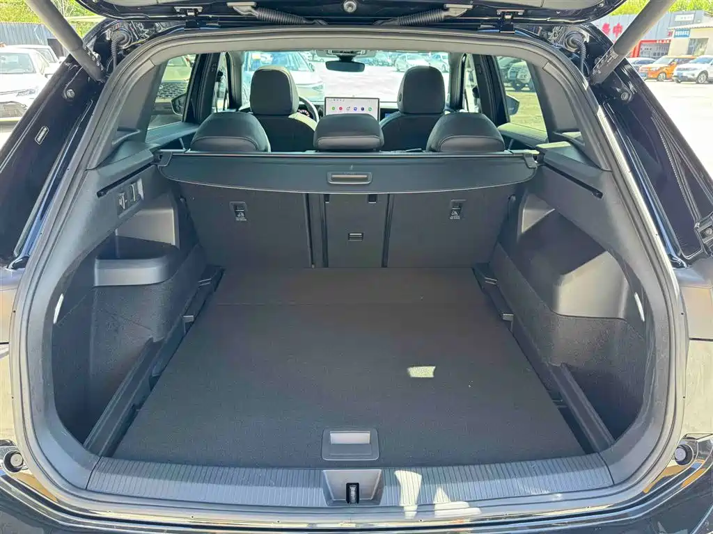 Volkswagen Tiguan L 2024 PRO 330TSI FWD R-Line Intelligent Premium Edition фото 11