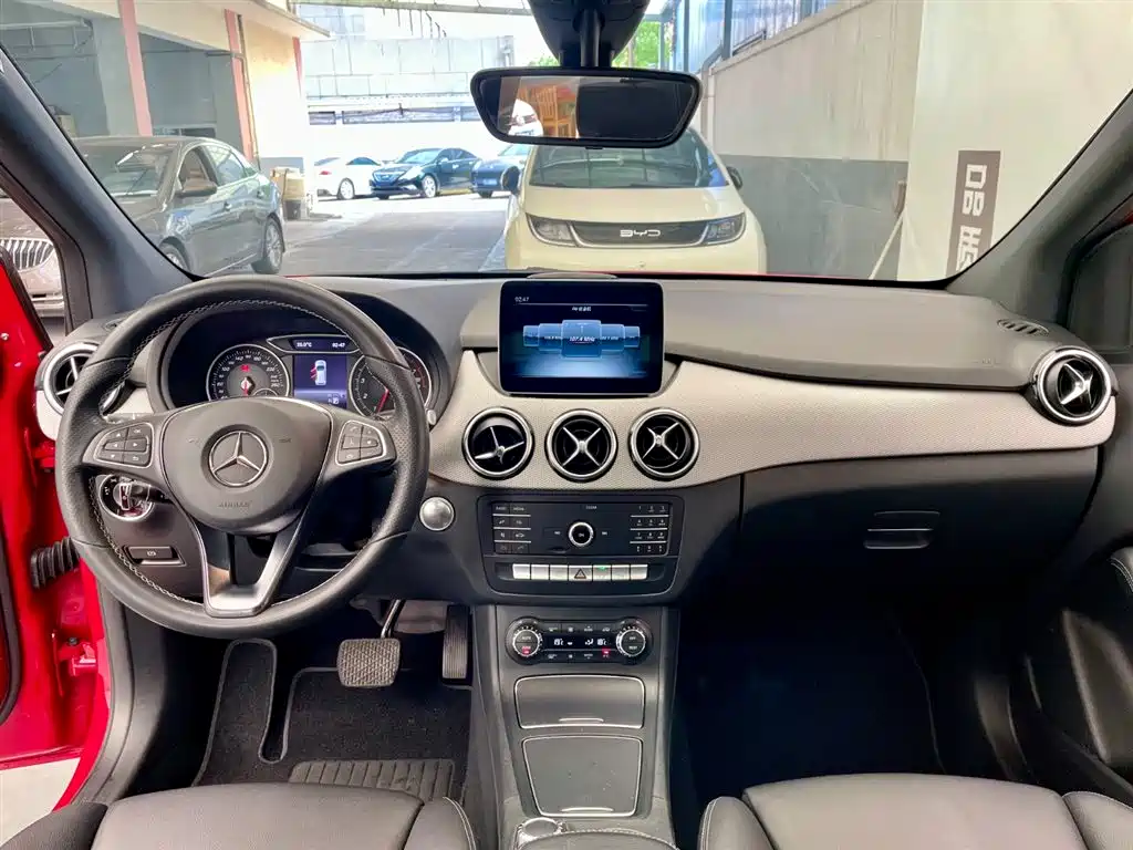 Mercedes-Benz B-Class 2018 B 200 Fashion фото 8