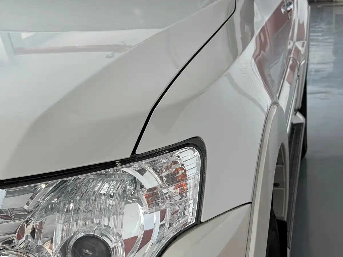 Mitsubishi Pajero (Import) 2020 3.0L Automatic Premium Edition фото 5